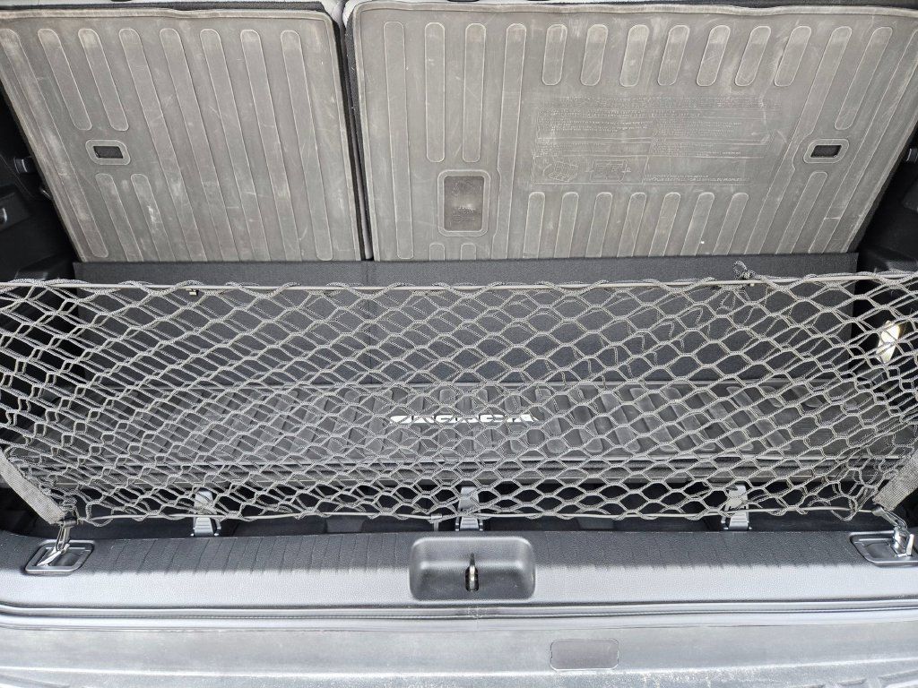 Used 2025 Toyota Sequoia Limited w/ Tow Technology Package AWD/4WD image 31