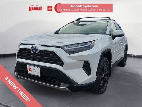 Certified 2024 Toyota RAV4 SE w/ Convenience Package AWD/4WD image 1