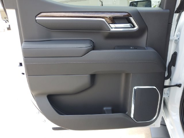 New 2026 GMC Sierra 1500 SLE w/ Preferred Package AWD/4WD image 14