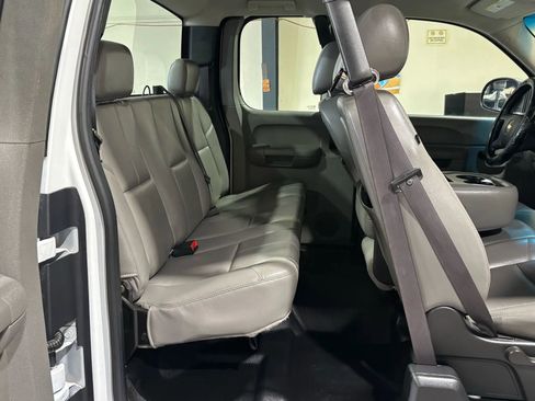 Used 2011 Chevrolet Silverado 1500 W/T image 13