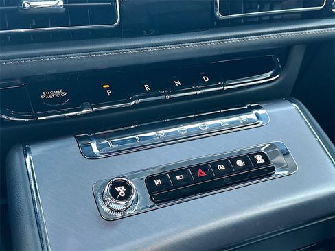 Used 2025 Lincoln Aviator Premiere w/ Equipment Group 101A image 22