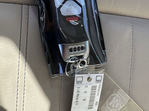 Used 2023 Audi Q5 2.0T Premium w/ Convenience Package image 38