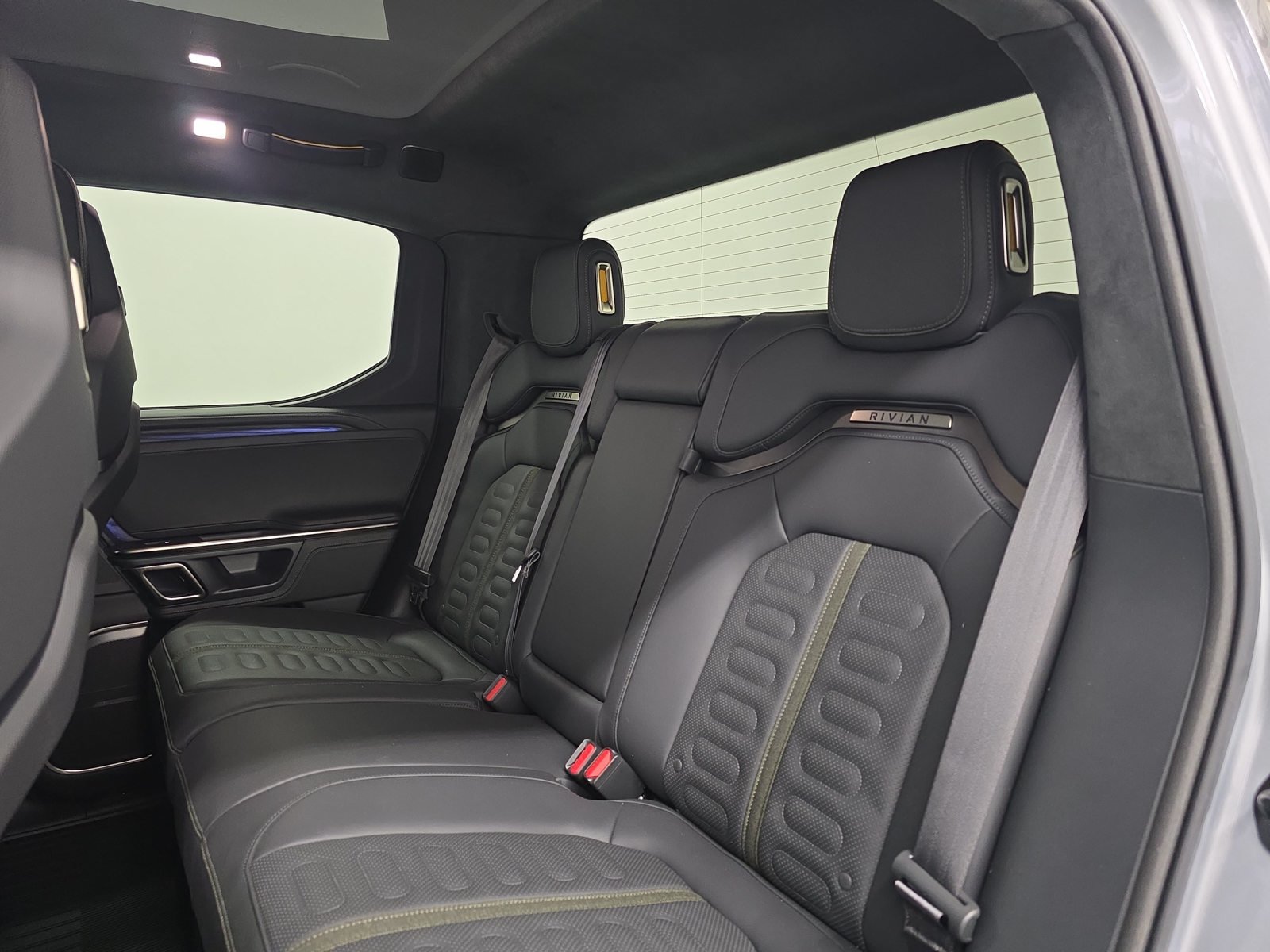 Used 2022 Rivian R1T Adventure AWD/4WD image 21