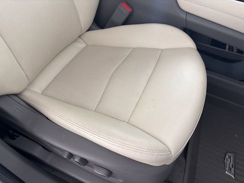 Used 2023 Cadillac XT5 Premium Luxury w/ LPO, Floor Liner Package AWD/4WD image 27