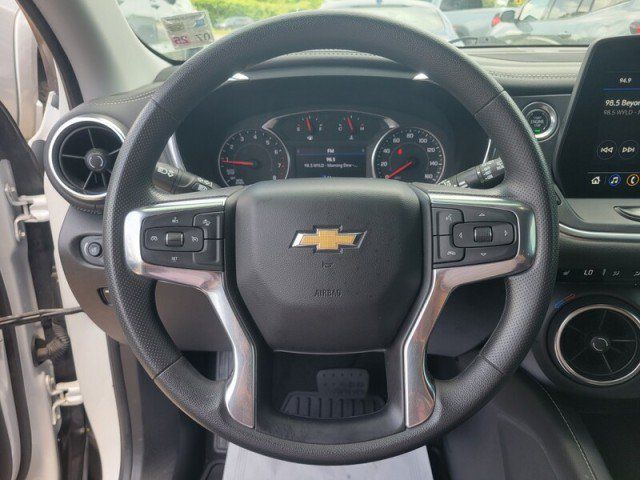 Used 2024 Chevrolet Blazer LT FWD image 16