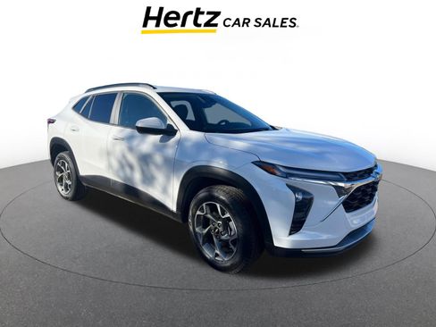 Used 2025 Chevrolet Trax LT image 1