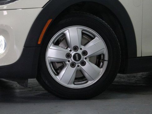 Used 2021 MINI Cooper 4-Door Hardtop w/ Storage Package image 3