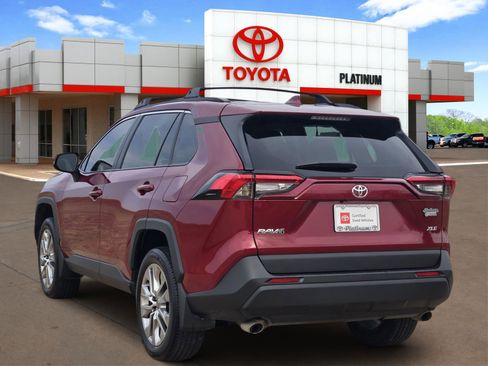Used 2024 Toyota RAV4 XLE Premium image 4
