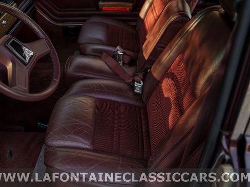 Used 1991 Jeep Grand Wagoneer Base image 82