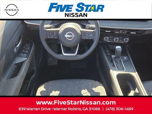 Used 2025 Nissan Kicks SV FWD image 7