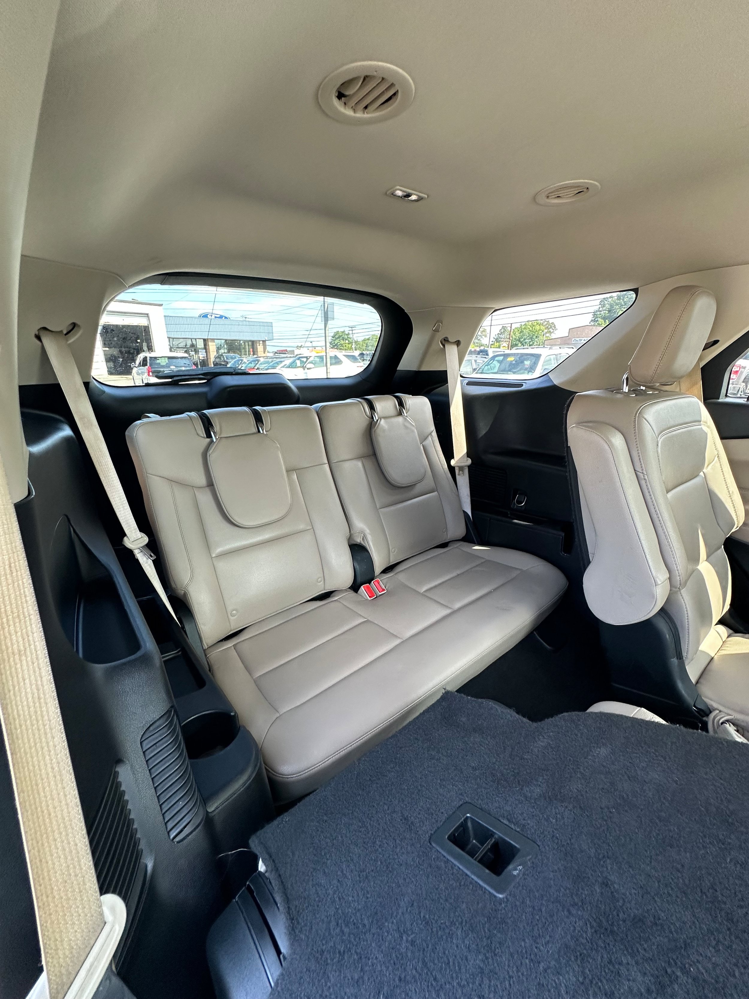 Used 2020 Ford Explorer XLT w/ Equipment Group 202A AWD/4WD image 25
