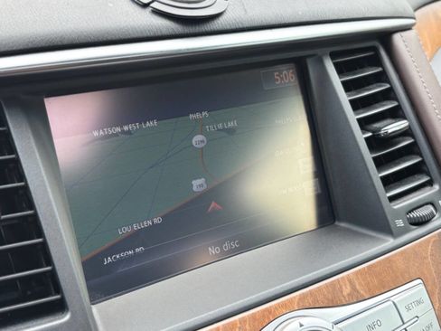 Used 2016 INFINITI QX80 Limited image 10