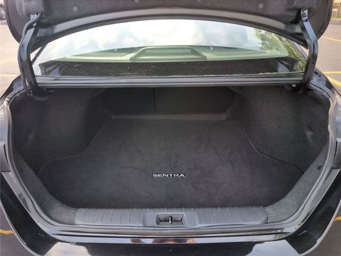 Used 2024 Nissan Sentra SV FWD image 6