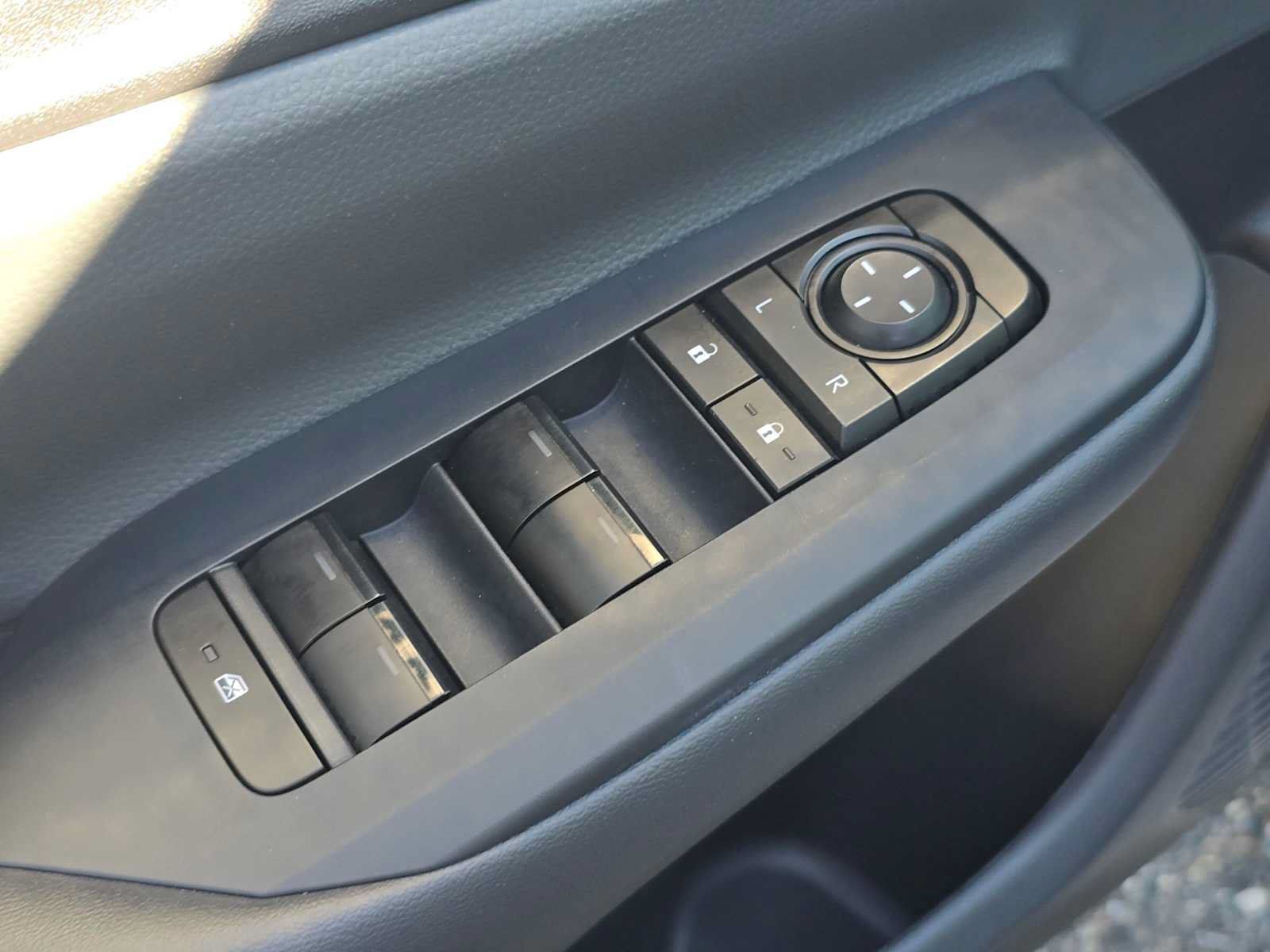 Certified 2025 Toyota Prius LE FWD image 23