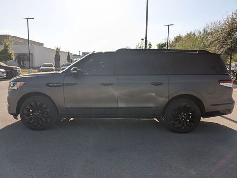 Used 2024 Lincoln Navigator L Reserve image 6