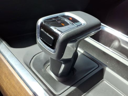 Used 2025 Chevrolet Silverado 1500 High Country AWD/4WD image 15