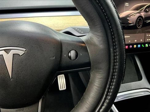 Used 2022 Tesla Model Y Performance AWD/4WD image 14