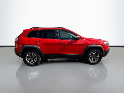 Used 2019 Jeep Cherokee Trailhawk image 2