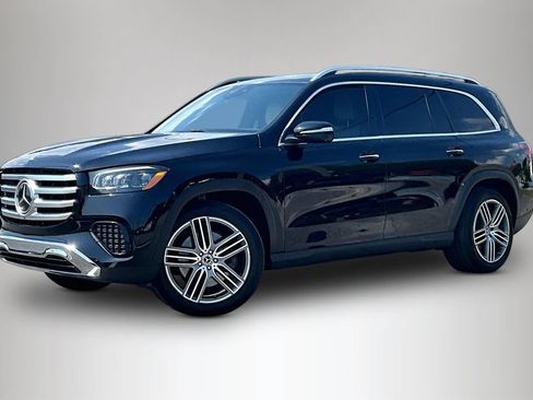 Used 2025 Mercedes-Benz GLS 450 4MATIC image 2