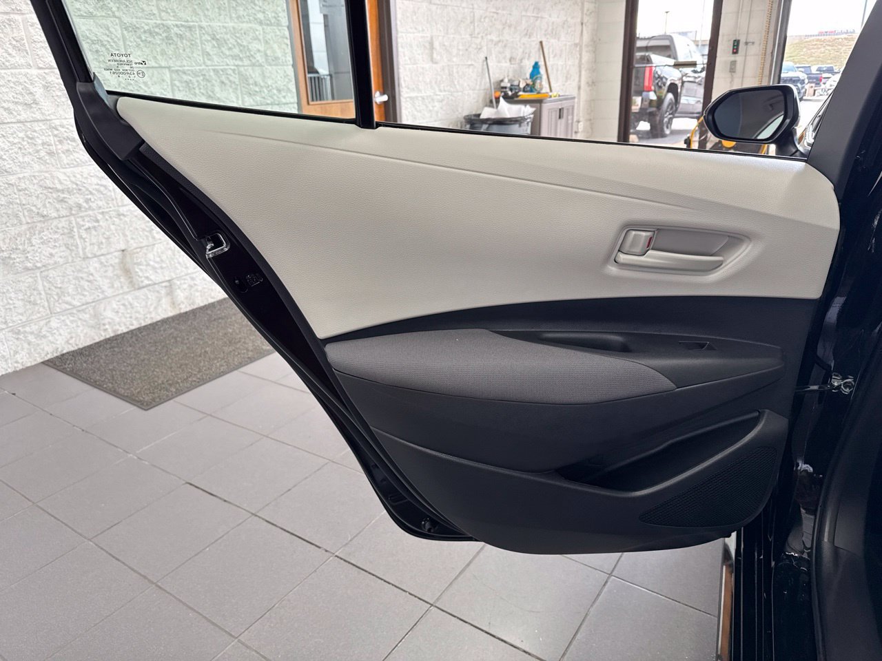 Used 2026 Toyota Corolla LE FWD image 40