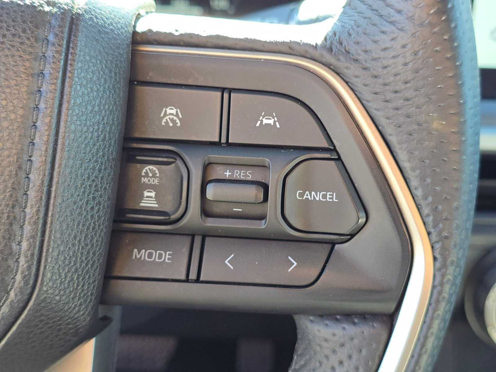 Certified 2025 Toyota Tacoma TRD Off-Road AWD/4WD image 29