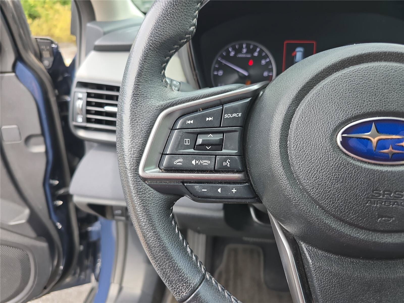 Used 2024 Subaru Outback Premium AWD/4WD image 32