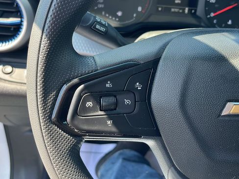 Used 2025 Chevrolet Trax LS FWD image 11