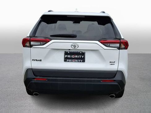 Used 2024 Toyota RAV4 XLE AWD/4WD image 5