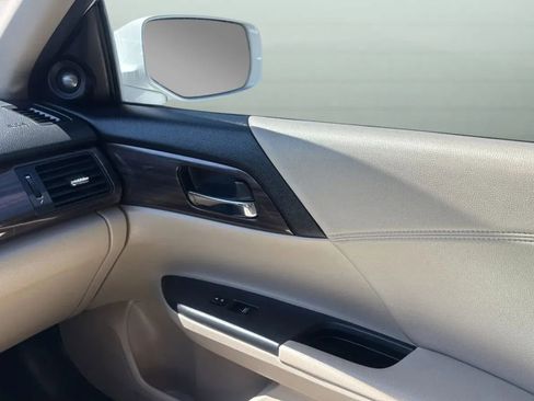 Used 2017 Honda Accord Touring image 17