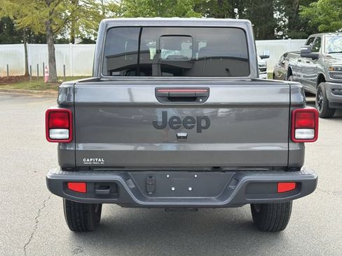 Certified 2025 Jeep Gladiator Sport AWD/4WD image 12