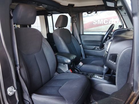Used 2017 Jeep Wrangler Unlimited Sport AWD/4WD image 13