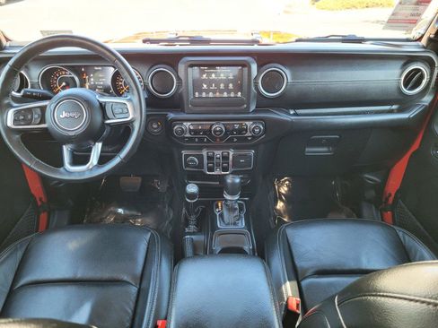 Used 2018 Jeep Wrangler Unlimited Sahara w/ Cold Weather Group AWD/4WD image 18