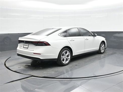 Used 2025 Honda Accord LX image 7