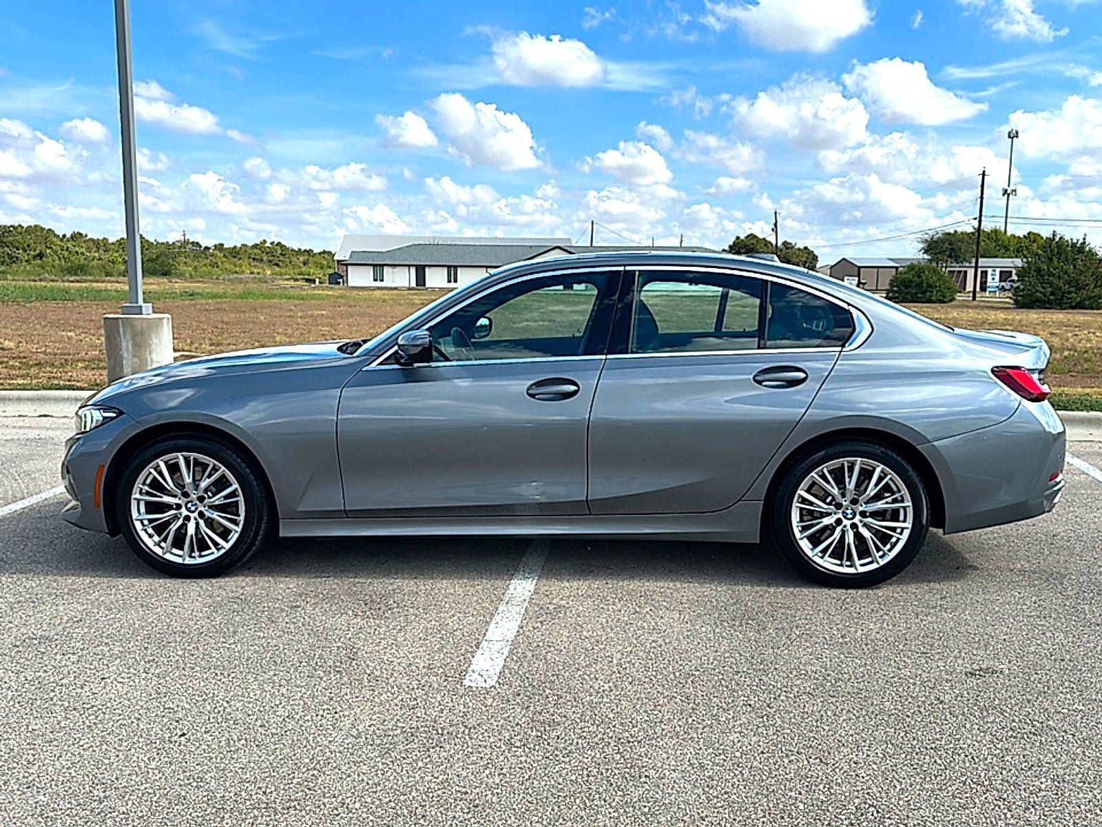 Used 2024 BMW 330i Sedan w/ Premium Package RWD image 5