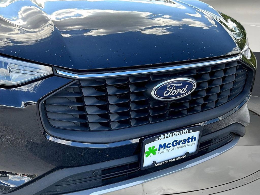 Used 2025 Ford Escape Active AWD/4WD image 33