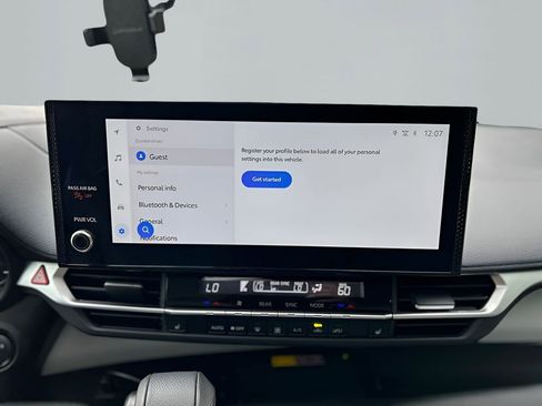 Used 2025 Toyota Sienna XLE image 18