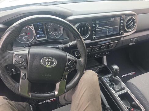 Used 2021 Toyota Tacoma TRD Off-Road w/ Technology Package AWD/4WD image 8