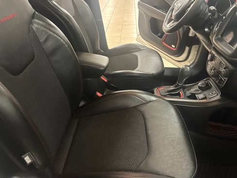 Used 2021 Jeep Compass Trailhawk AWD/4WD image 43