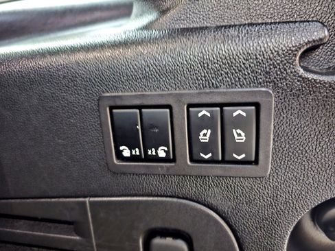 Used 2017 Cadillac Escalade ESV Premium Luxury image 14