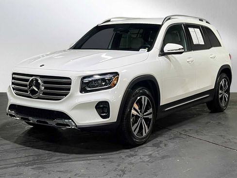 Certified 2025 Mercedes-Benz GLB 250 4MATIC image 7