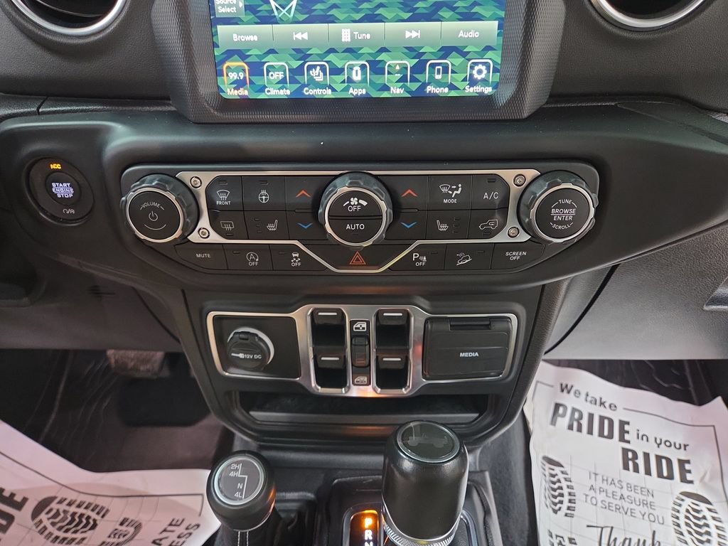 Used 2021 Jeep Wrangler Unlimited Sahara AWD/4WD image 16