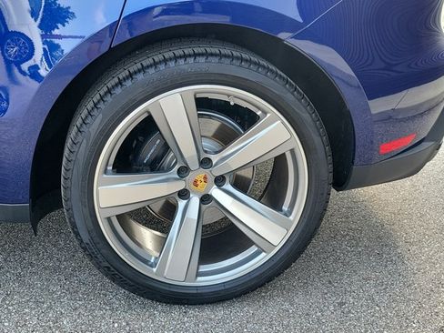 Certified 2026 Porsche Macan Turbo AWD/4WD image 13