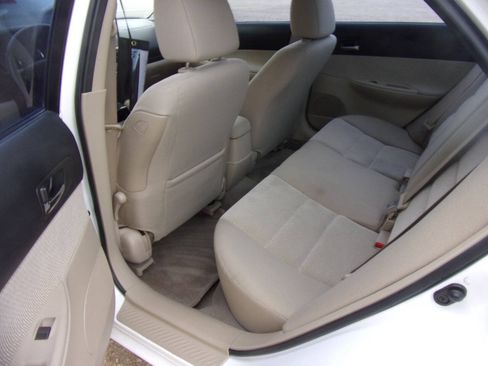 Used 2005 MAZDA MAZDA6 i w/ Convenience Pkg FWD image 3