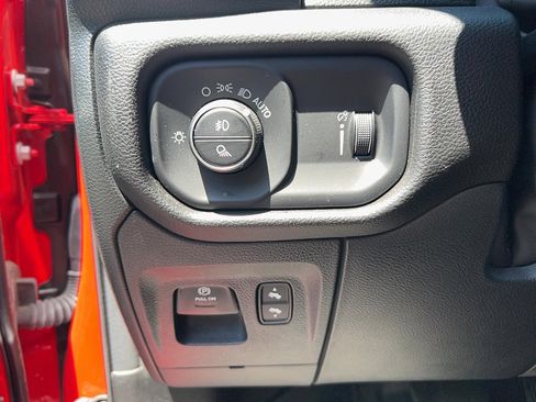 Used 2023 RAM 1500 Lone Star AWD/4WD image 13