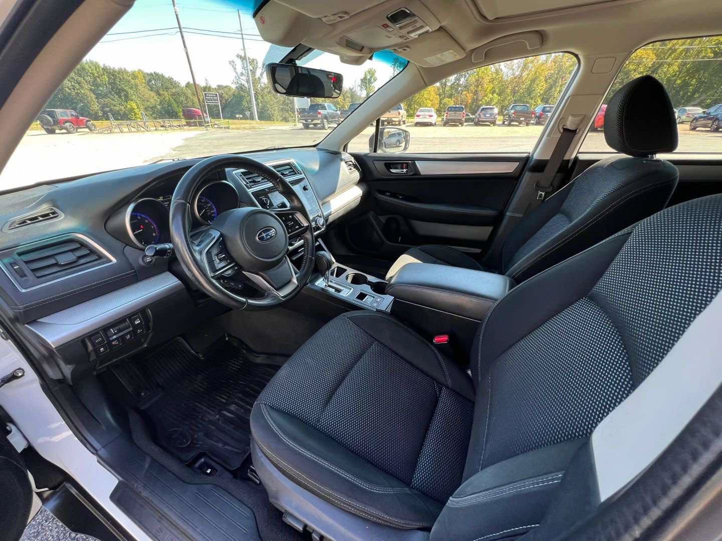 Used 2019 Subaru Outback 2.5i Premium w/ Popular Package #2 AWD/4WD image 10