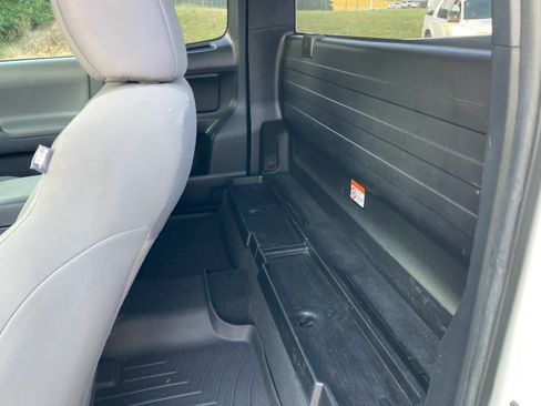 Used 2022 Toyota Tacoma SR AWD/4WD image 4