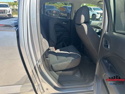 Used 2022 Chevrolet Colorado LT w/ Safety Package image 35