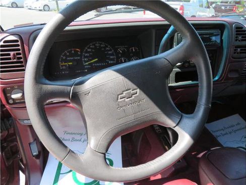 Used 1995 Chevrolet Tahoe 4WD 2-Door image 7