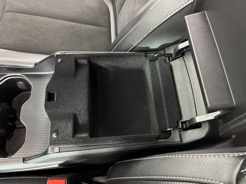 Used 2024 Jeep Grand Cherokee L Laredo image 32