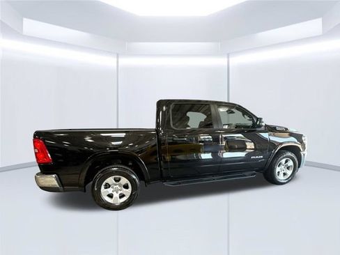Used 2025 RAM 1500 Big Horn AWD/4WD image 6